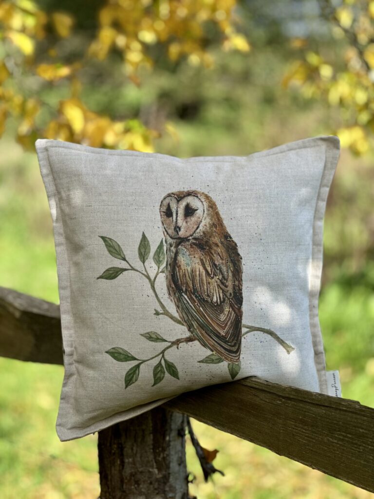 Barn Owl Oxford-Edged Linen Cushion