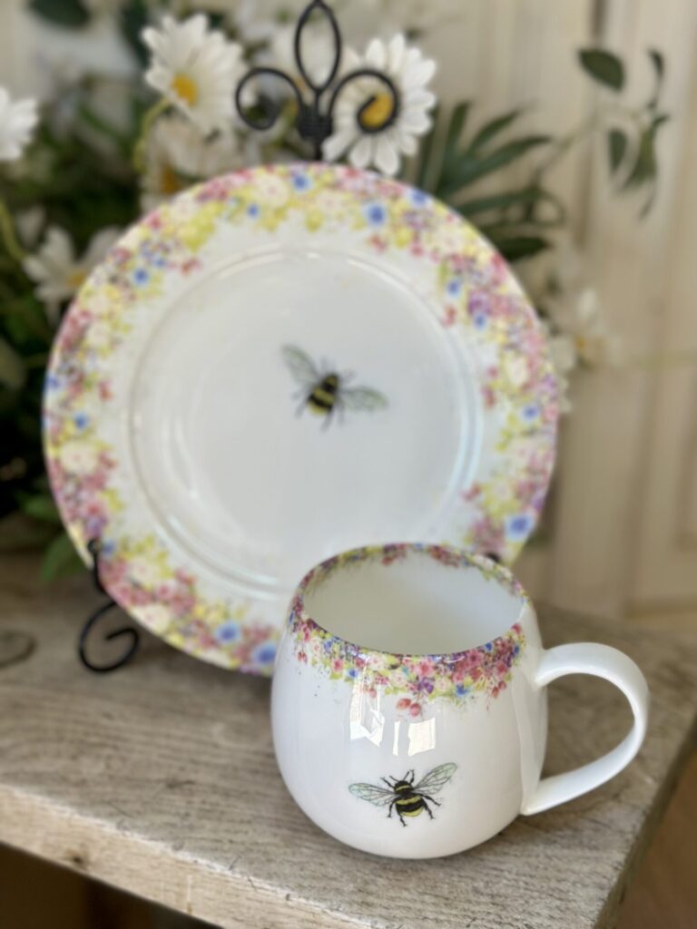 Wild Summer Hug Mug & Plate Bundle Buzzing Bee